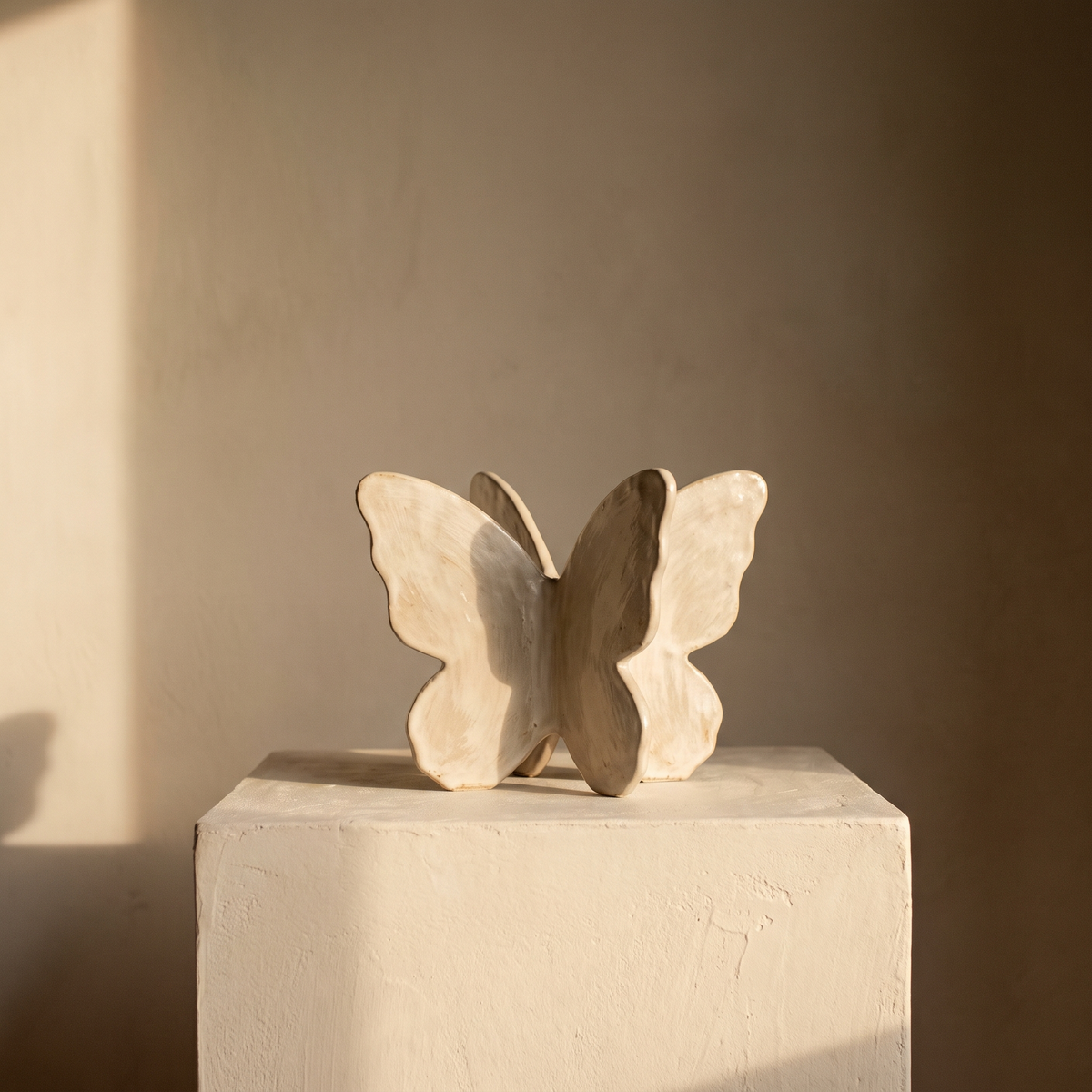 Wabi Sabi Butterfly Vase – studio