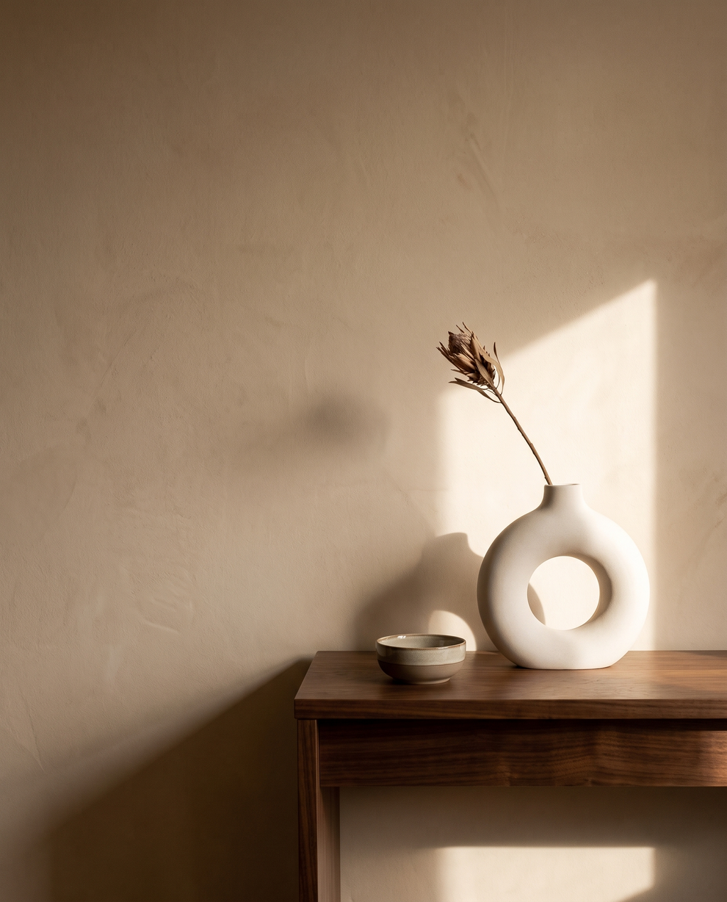 Nordic Donut Vase – in the room