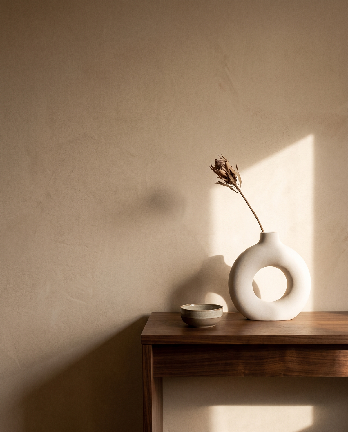 Nordic Donut Vase – in the room