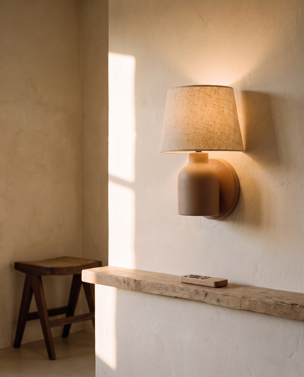 Battery Wall Sconce USB – in the room