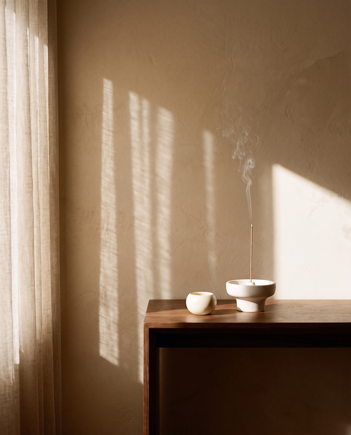 Minimalist Ceramic Incense Burner – in the room